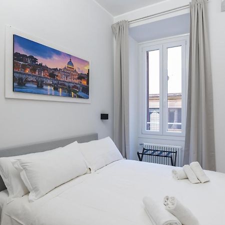 White Home Suite And Rooms Roma Eksteriør bilde