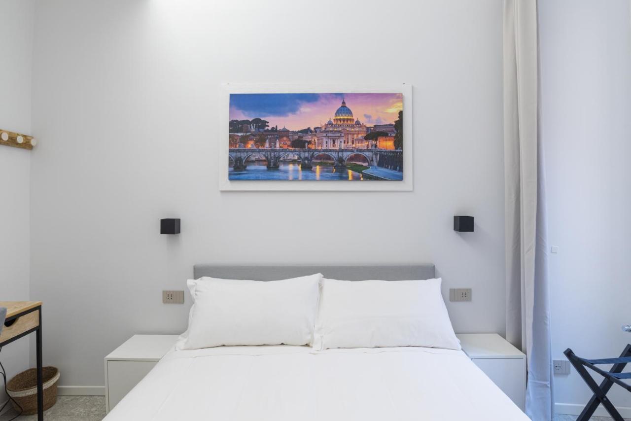 White Home Suite And Rooms Roma Eksteriør bilde